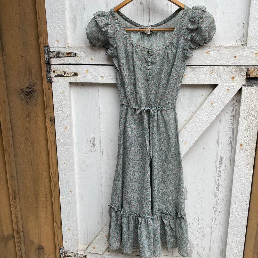 Vintage Cottagecore floral made in USA 70's prairie midi dress xs